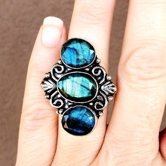 New Faceted Labradorite 925 Silver Ring. - Picture 4 of 11